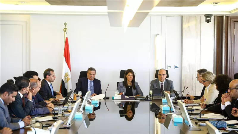 3 وزراء يستعرضون مع بعثة البنك الدولي موقف مشروع التحول الغذائي الزراعي الموائم للمناخ 