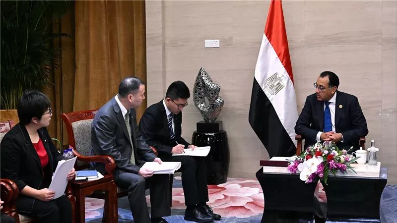 مدبولى: ملف توليد الطاقة الجديدة والمتجددة يمثل أولوية للحكومة المصرية حتى 2030