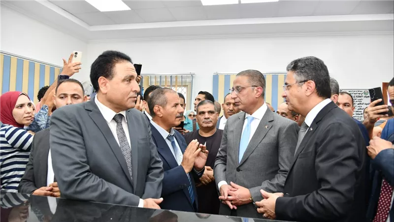 وزير التموين يفتتح مركز الخدمة المطور بالفيوم