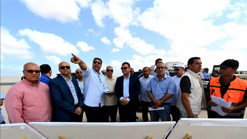 وزير الإسكان: جدول زمني مضغوط لتنفيذ المرافق والطرق بأراضى منطقة غرب الضبعة