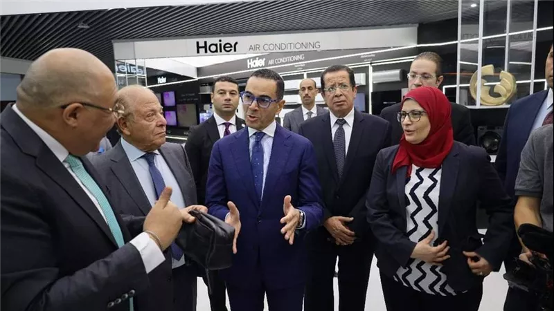 وزير الاستثمار يضع حجر الأساس للمرحلة الثانية لمجمع هاير الصناعي بالعاشر من رمضان