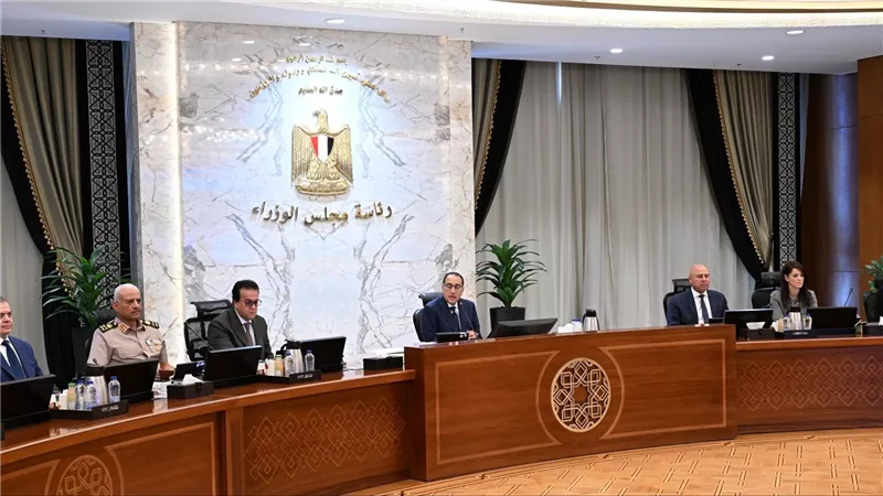 رئيس الوزراء: الحكومة تعمل على تأمين مخزون استراتيجي من الاحتياجات الأساسية للمواطنين