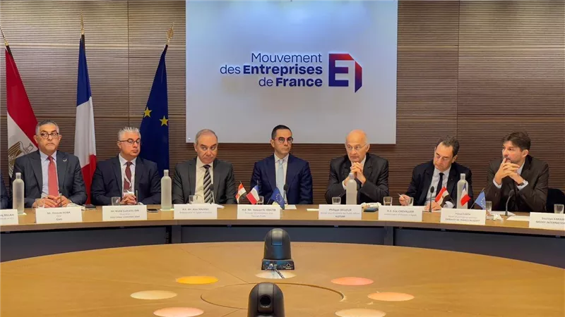 شركة فرنسية تعلن إنشاء مصنعا للضفائر الكهربية ومكونات القطارات في مصر