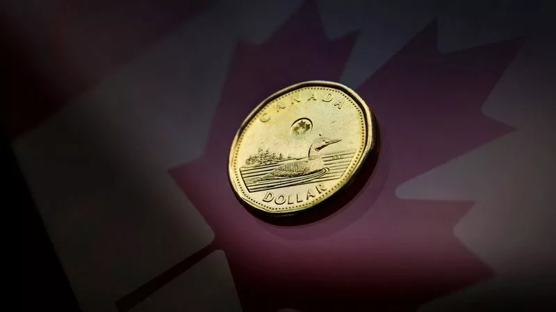 توقعات بارتفاع الدولار الكندي في 2025 مع تعزيز خفض أسعار الفائدة للاقتصاد