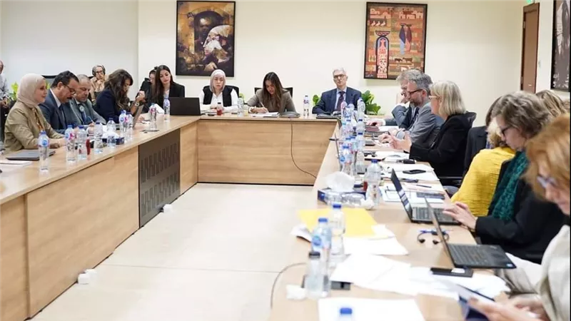 وزيرة التخطيط تبحث مع بعثة الاتحاد الأوروبي مذكرة تفاهم آلية مساندة الاقتصاد الكلي ودعم الموازنة