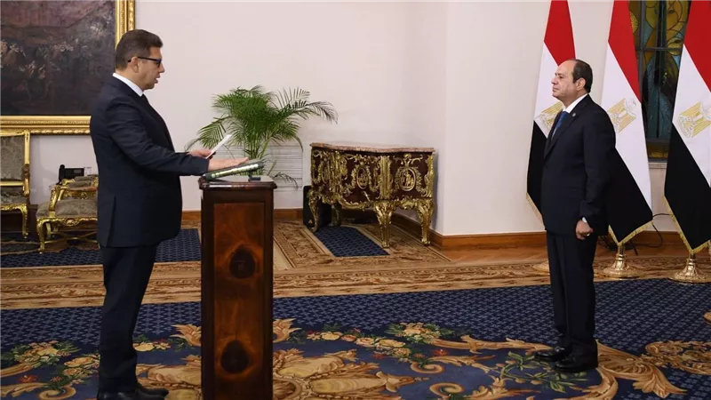 قرار جمهوري بتعيين اللواء عباس كامل مستشارا للرئيس.. وحسن رشاد رئيسا للمخابرات العامة