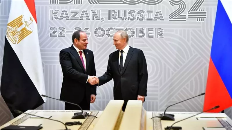 خطوة ممكن تقضي على أزمة الدولار نهائيا.. السيسي أكد عليها في اجتماع مع بوتين