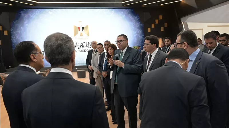 البنك المركزي يقدم تجربة حية لعملية شراء باستخدام منصة ترميز البطاقات على تطبيقات المحمول لأول مرة