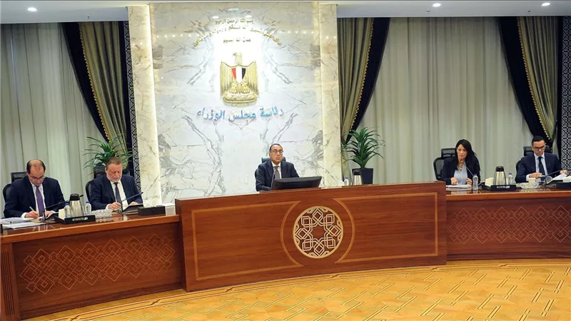 رئيس الوزراء يترأس اجتماع لجنة الدين الخارجي وتنظيم الاقتراض