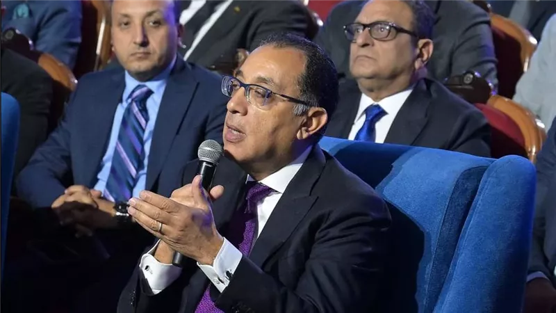 مدبولى يدعو إلى تعميق الصناعة في مصر.. مؤكداً: 