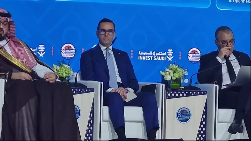 الخطيب: الدولة المصرية تعمل على توفير بيئة استثمارية مواتية لجذب المزيد من الاستثمارات