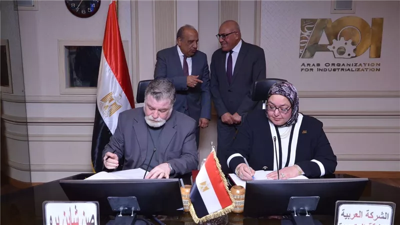  توقيع عقد إنشاء مشروع صناعي مشترك للألواح الشمسية بين العربية للتصنيع وكبرى الشركات السويدية