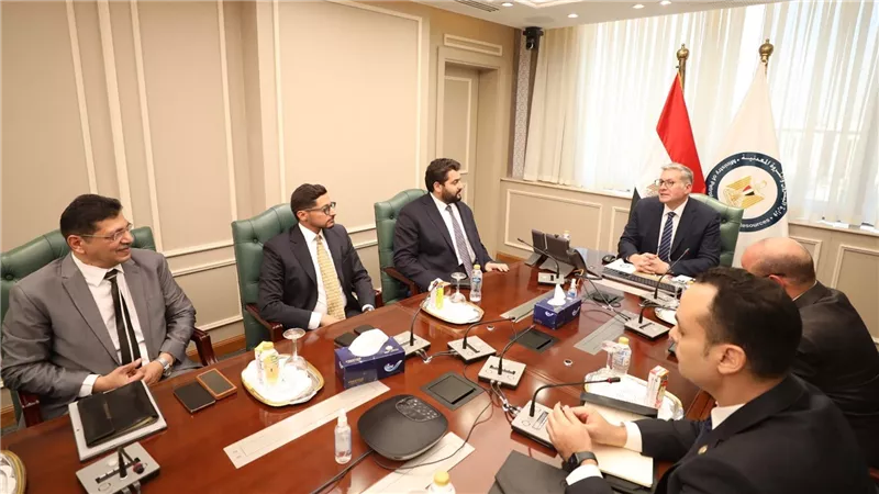 مجموعة القحطاني السعودية ترحب بضخ استثمارات بمجالات صناعة البترول والغاز في مصر