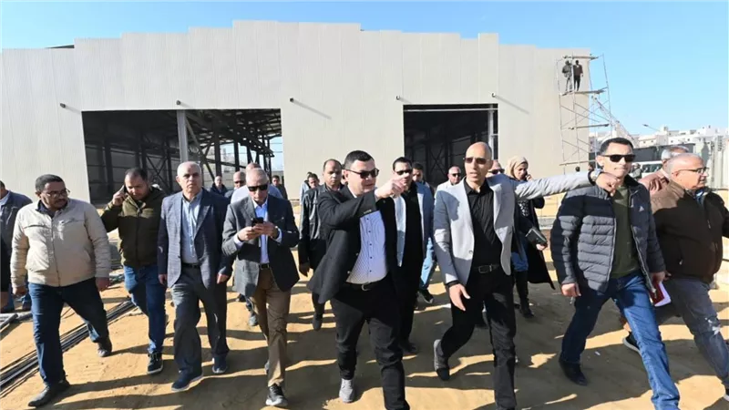 وزير الإسكان يتفقد تطوير الطريق الحدائقى بمنطقة الأندلس بالقاهرة الجديدة