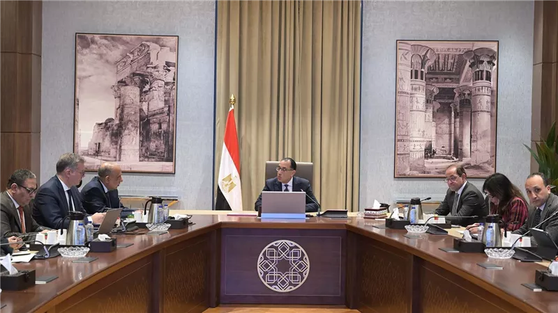 رئيس الوزراء يتابع جهود تأمين إمدادات الطاقة اللازمة لاستدامة تشغيل المحطات الكهربائية
