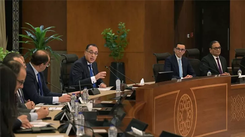 رئيس الوزراء: حزمة حماية اجتماعية قريبا.. ونعمل على إعادة تشغيل المصانع المتعثرة