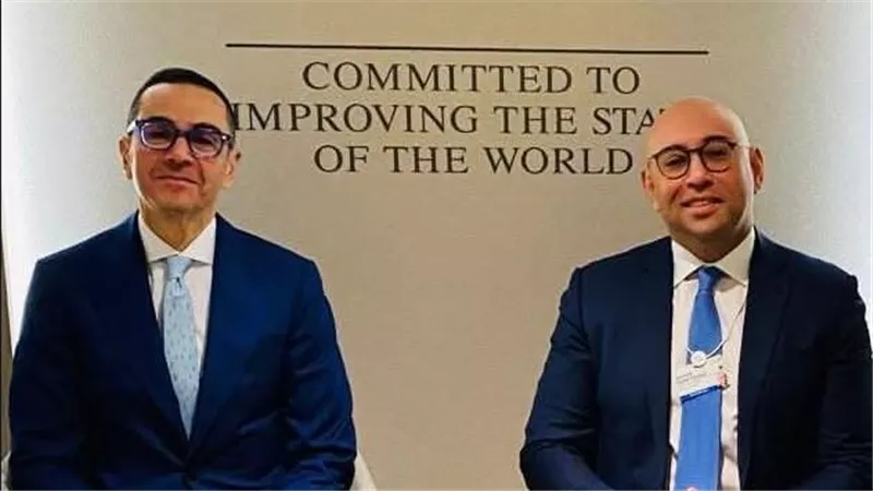 وزير الاستثمار يبحث مع رئيس مجموعة ماجد الفطيم الإماراتية المشروعات الحالية والمستقبلية في مصر