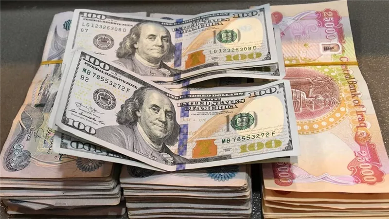 الدينار العراقي تحت ضغوط قوية.. الدولار يتجاوز 1600 دينار في السوق الموازية
