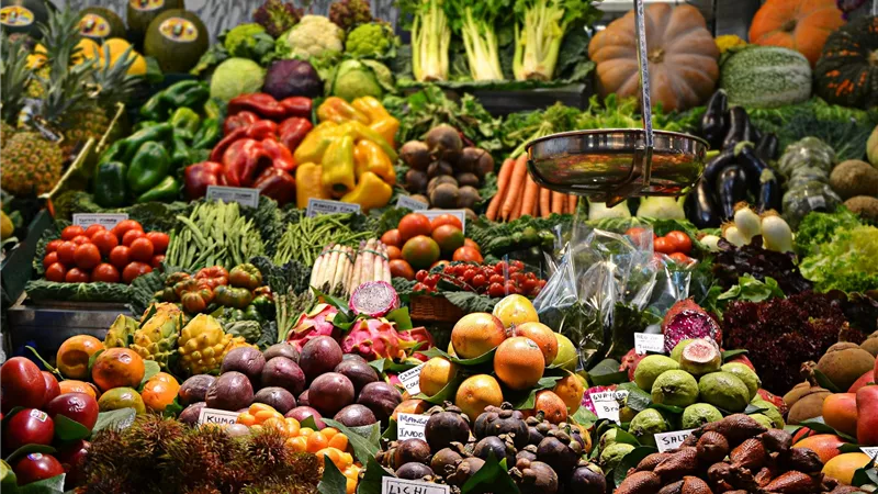 أسعار الخضروات والفاكهة اليوم الأربعاء 5-3-2025 