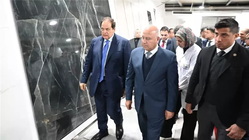 كامل الوزير: نعاهد الرئيس والشعب بالنهوض بالصناعة لتحويل مصر لمركز صناعى اقليمي 