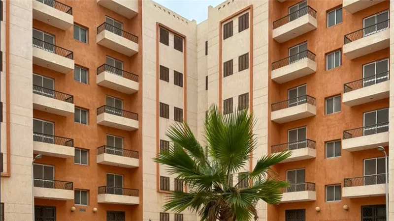 وزير الإسكان يتابع مشروعات تطوير الطرق والمرافق ووحدات سكن لكل المصريين ببرج العرب الجديدة