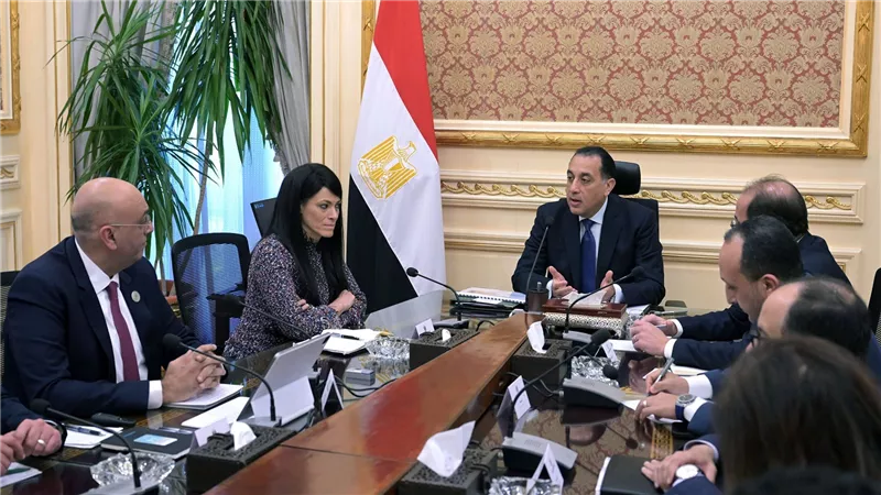 رئيس الوزراء يتابع موقف الاستدامة المالية لجهاز تنمية المشروعات المتوسطة والصغيرة ومتناهية الصغر