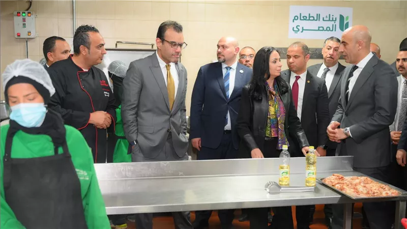 وزيرا التضامن الاجتماعي والتربية والتعليم يزوران مقر بنك الطعام المصري