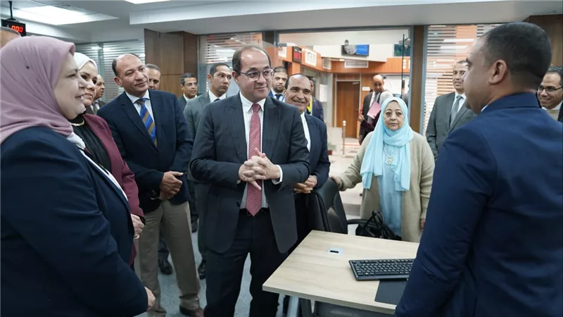 وزير المالية لموظفي الضرائب: يسِّروا على شركائنا.. وحزم متتالية لعلاج التحديات الضريبية