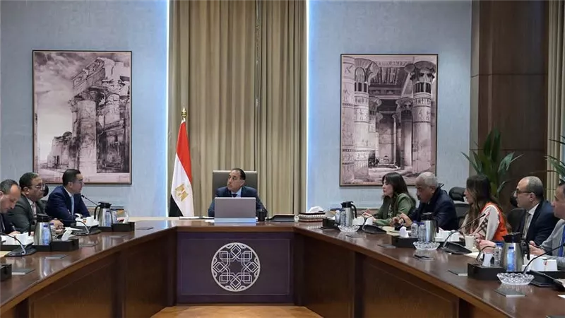 رئيس الوزراء يتابع خطوات تعظيم الاستفادة من منطقة 