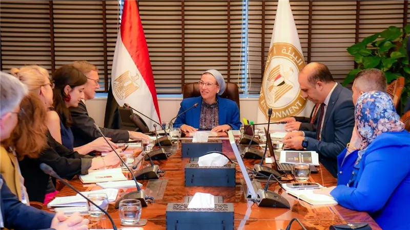 شركات فرنسية تعتزم ضخ استثمارات جديدة في مصر بمشروعات تدعم التحول الأخضر