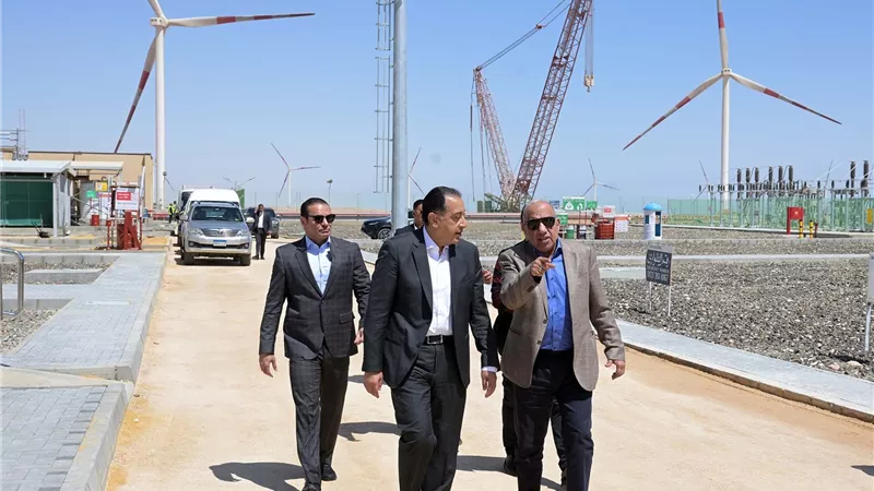 باستثمارات 700 مليون دولار.. رئيس الوزراء يتفقد محطة 