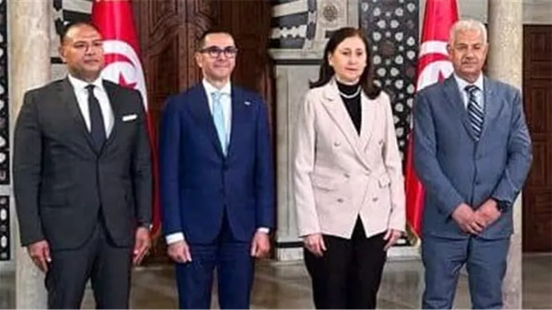 الخطيب يلتقي رئيسة الوزراء التونسية لمناقشة إنشاء بنك 