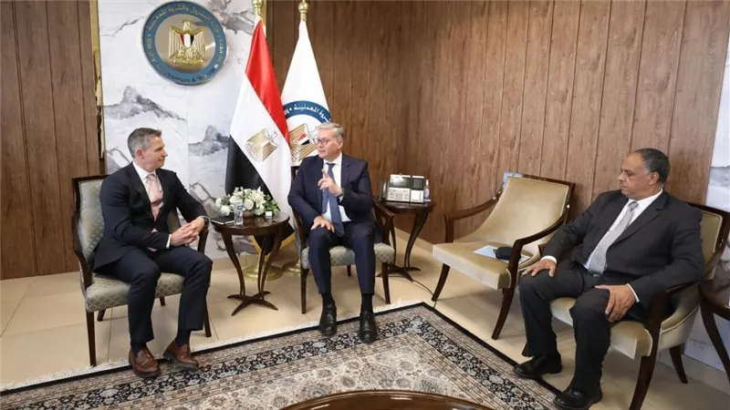 وزير البترول يبحث مع رئيس «كابريكورن إنرجى» تعزيز أنشطة البحث والاستكشاف بالصحراء الغربية