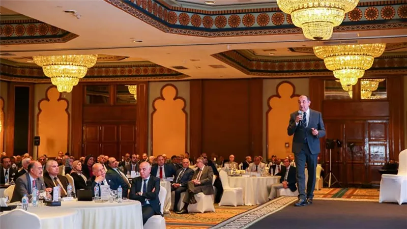 وزير قطاع الأعمال العام: نعمل برؤية متكاملة لتعظيم العوائد وتعزيز التنافسية