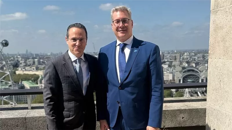 وزير البترول يبحث مع شركة شل خطط تنمية الكشف غرب مينا وخوفو في شمال شرق العامرية