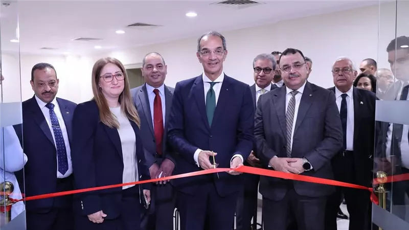 وزير الاتصالات: طوابع البريد المصرى هى مرآة لحضارة مصر وتاريخها