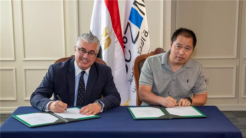باستثمارات 60 مليون دولار.. توقيع عقد مشروع لإنتاج مواد التغليف بمنطقة القنطرة غرب  