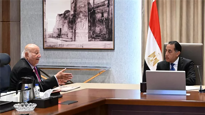 رئيس الوزراء يستعرض مقترحا للاستغلال الأمثل سياحيا لمسار العائلة المقدسة