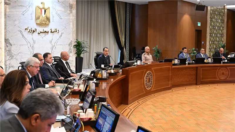 «غصب عننا».. هل ينجح خطاب الحكومة العاطفي في امتصاص صدمة الإجراءات القاسية؟