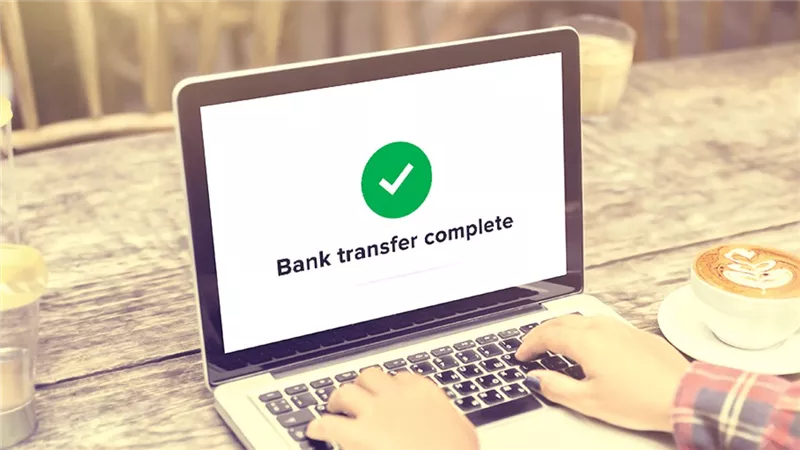 هل يمكن إجراء تحويل من تطبيق الهاتف الخاص بالبنك؟
