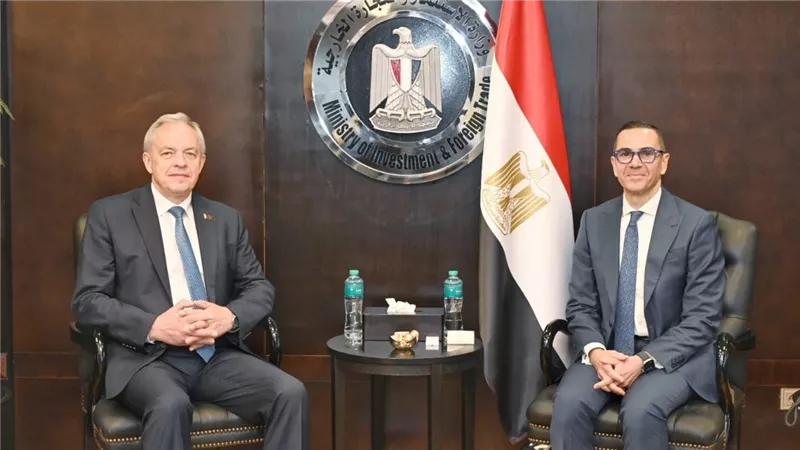وزير الاستثمار يلتقي رئيس برلمان بيلاروسيا: اتفاق على تعزيز التعاون التجاري والصناعي بين البلدين