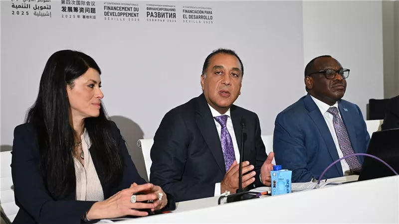 مدبولي: الحكومة تسعى للحفاظ على المسار التنازلي لنسبة الدين من الناتج المحلي الإجمالي