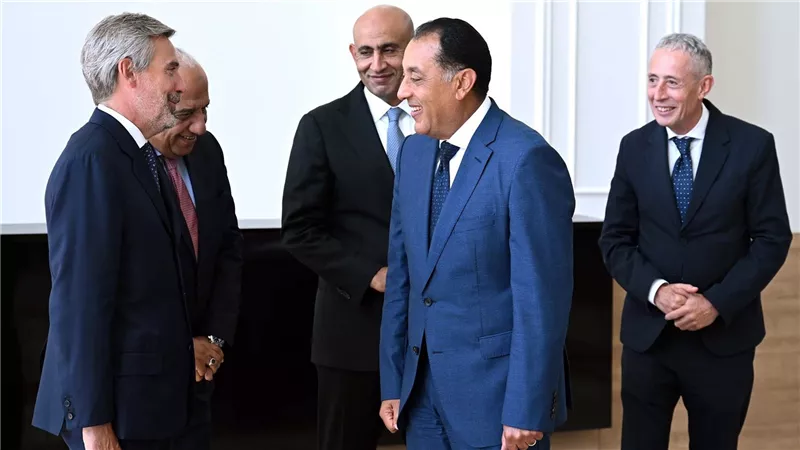 مدبولي يشهد توقيع بروتوكول تعاون مشترك لإنشاء وتطوير 5 مدارس للتكنولوجيا التطبيقية في مجالات أنشطة الكهرباء