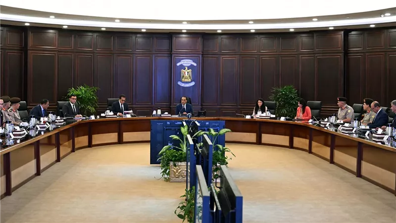 رئيس الوزراء يتابع الموقف التنفيذي لمشروعات المبادرة الرئاسية 