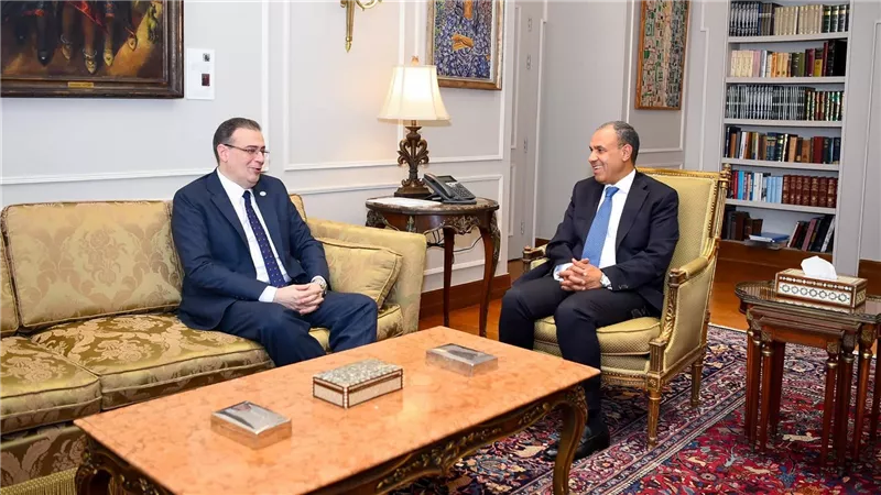 وزير الخارجية يبحث مع رئيس المركزي للتنظيم والإدارة تعزيز التعاون في مجالي التدريب والإصلاح الإداري 