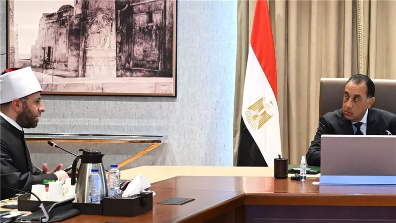 رئيس الوزراء يتابع جهود وزارة الأوقاف بملف إدارة أصول وأملاك الوقف 
