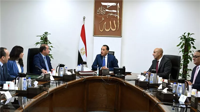 مدبولي: ضرورة توفير أوجه الدعم اللازمة لتطوير العملية التعليمية وتلبية متطلباتها 