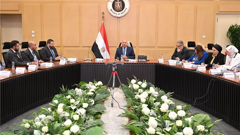 كامل الوزير: تحرك شامل لتوطين صناعة السيارات وتعزيز التكامل الصناعي في مصر