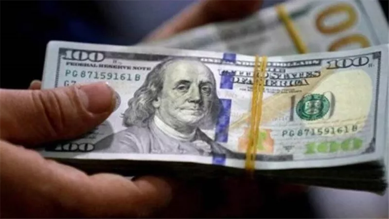 بعد عامين من التشدد.. ماذا يعني رفع القيود المفروضة على استخدام البطاقات الائتمانية بالخارج؟