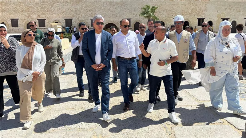 وزير الآثار ويوجه بإعداد خطة جديدة للترويج السياحي للإسكندرية 